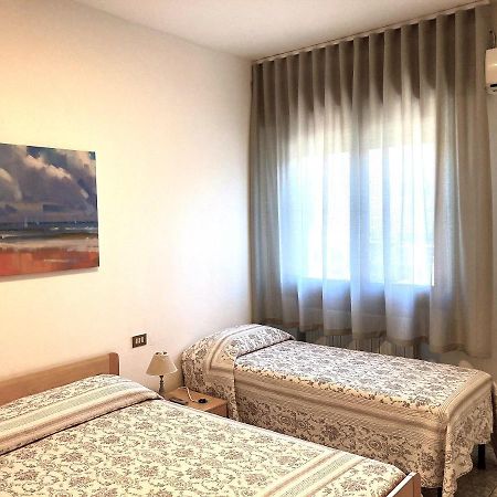 Zzznon Attivo Ex Dl5 E Dl6 Apartment Lido di Jesolo Luaran gambar