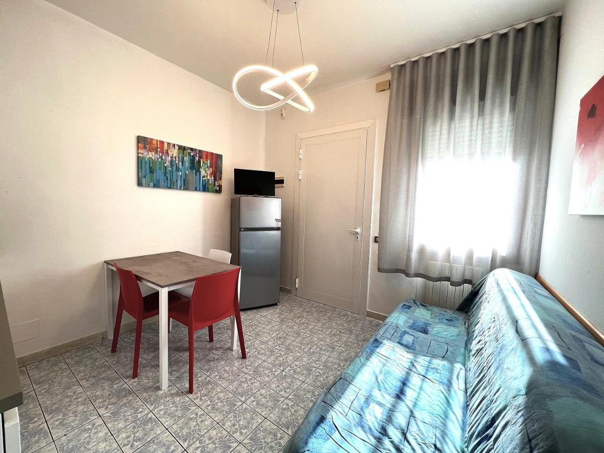 Zzznon Attivo Ex Dl5 E Dl6 Apartment Lido di Jesolo Luaran gambar