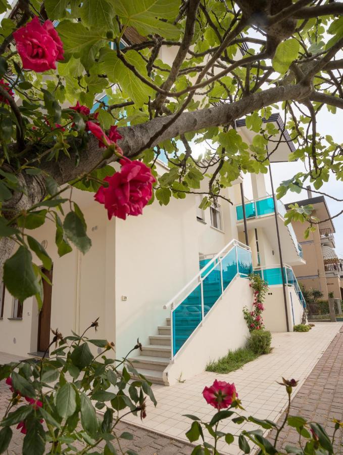 Zzznon Attivo Ex Dl5 E Dl6 Apartment Lido di Jesolo Luaran gambar
